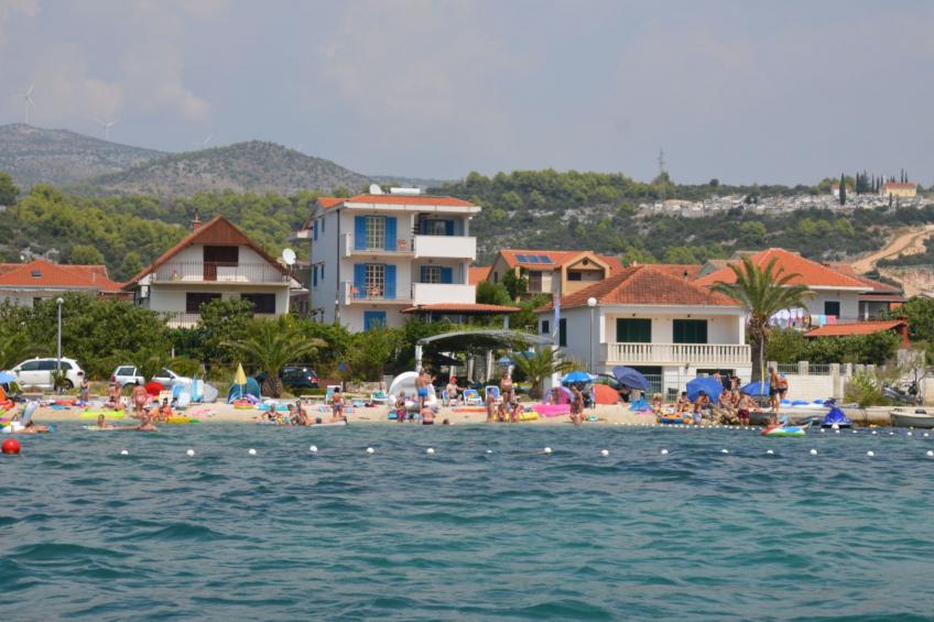 Schöne Wohnung in Poljica mit privatem Parkplatz - foto 44
