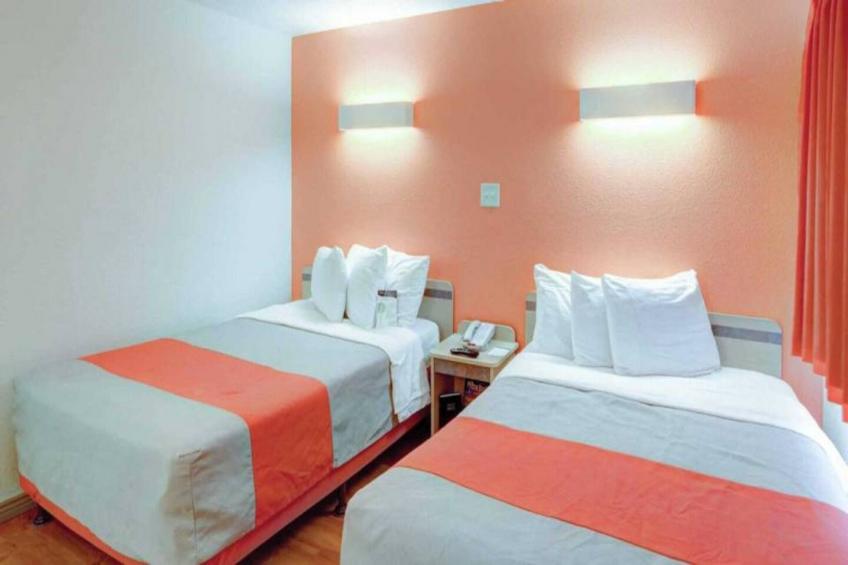 2 Full Beds  Mobility Access RI Shower Nsmk - foto 11