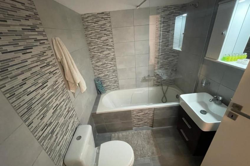 Charmantes Ferienhaus in Ia mit Privater Terrasse - foto 46