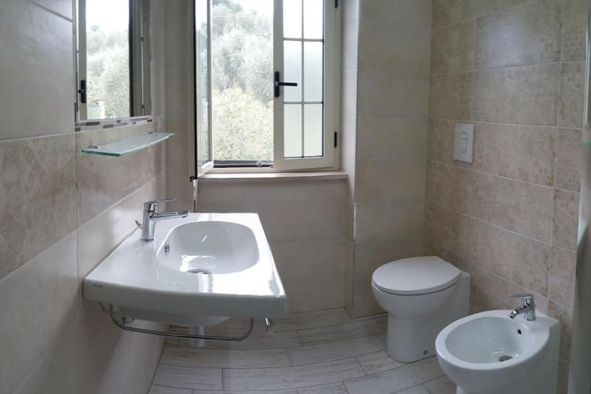 Zwei-Zimmer-Penthouse-Wohnung mit Terrasse mit Meerblick - foto 8