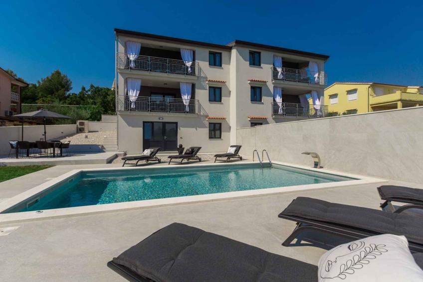 Vakantiewoning met airconditioning en zwembad - BF-X6JBN - foto 4