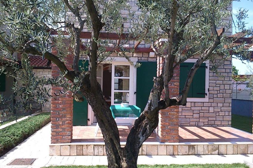 Großzügiges Ferienhaus mit Pool und Sonnenterrasse - foto 10