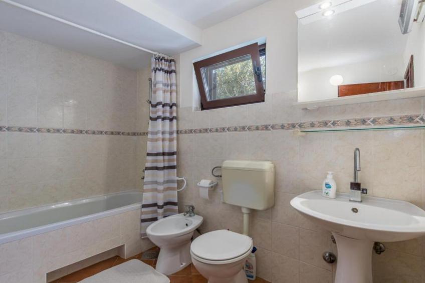 Apartment Villa Mirna - Three Bedroom Apartment with Balcony and  Sea View - foto 13