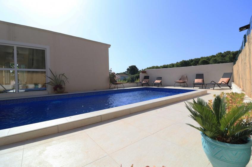 House Leta Cozy Hideaway with Pool - Four Bedroom Holiday Home with Pool - foto 26