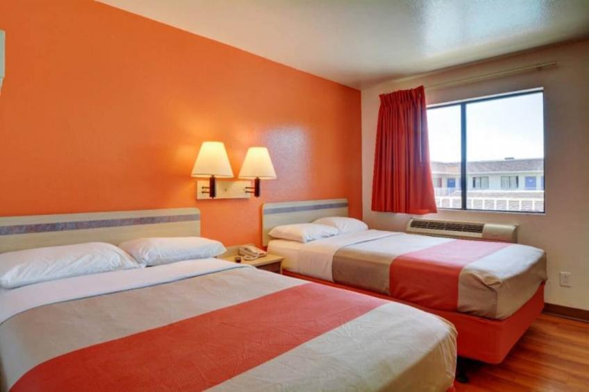 2 Queen Beds  Deluxe Micfridge - foto 8