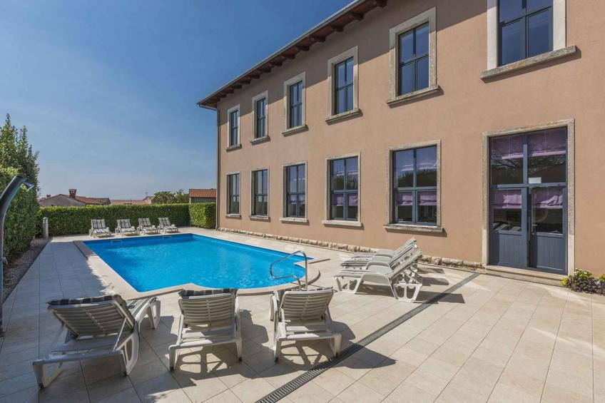 Villa met airconditioning en zwembad - BF-2W85X