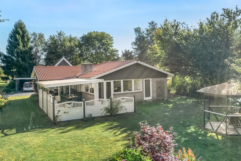 "Janna" - 200m from the sea