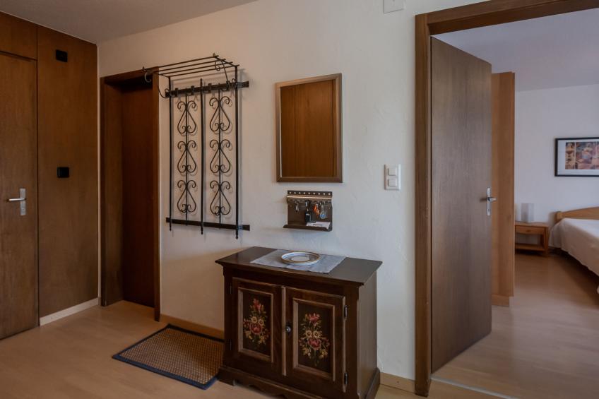 Putzprinz Gujan Ferienwohnung, Haus Surmir B / 16, (Flims Waldhaus). 2.5-Zimmer - foto 10