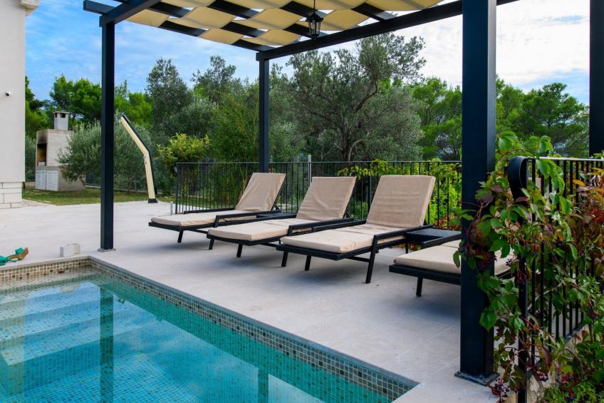 Alleinstehendes Ferienhaus mit Pool und drei Schlafzimmer - foto 10