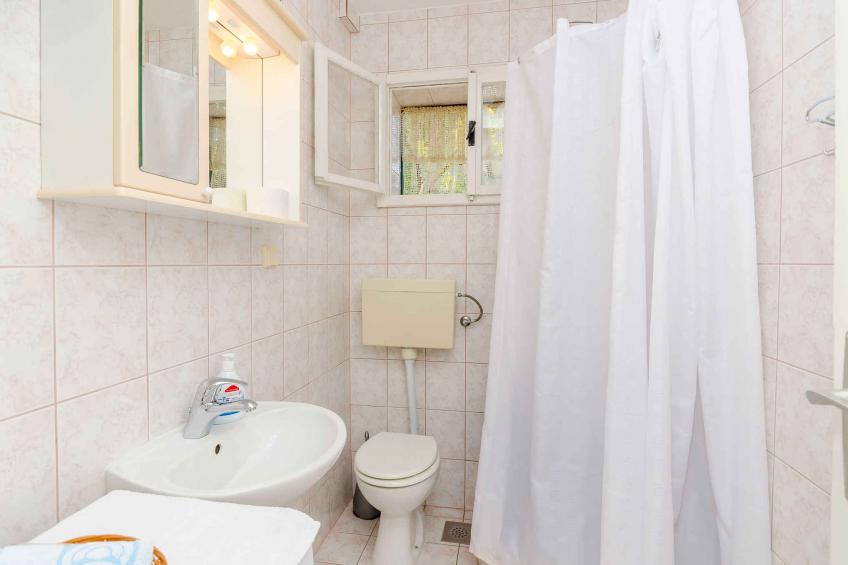 Vakantiewoning met airconditioning en terras, direct aan zee in Slatine - BF-5DBVD - foto 19