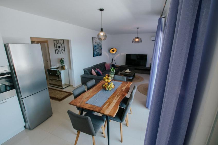 Scenic Sea View Apartment Trogir - Two Bedroom Apartment with Balcony and Sea View - foto 5