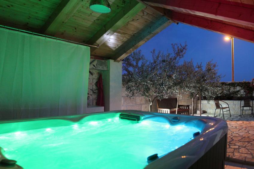 Haus in Mravince mit Whirlpool und Garten - foto 39