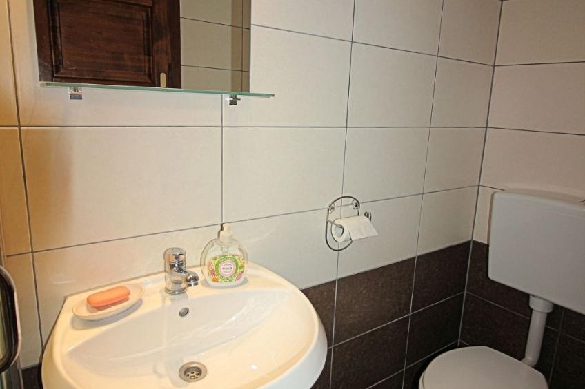 Schönes Ferienhaus in Breze mit Eigenem Balkon - foto 16