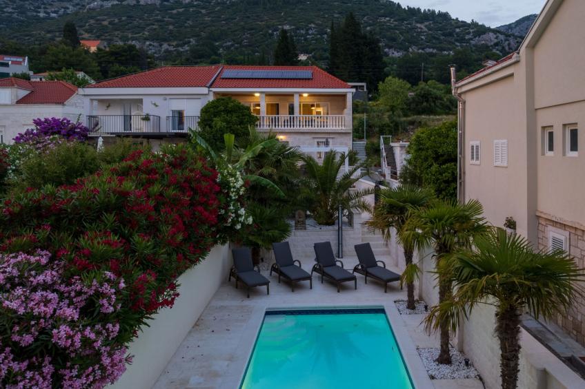 Suartini Viganj mit einem Pool - foto 3