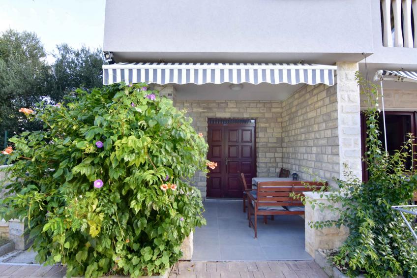 Ferienwohnung für Paare mit Terrasse und gemeinsamem Garten, nur wenige Schritte vom Strand entfernt - BF-8X78K