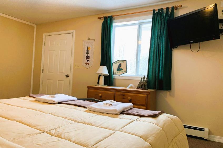 King Bed Riverfront Suite - foto 48