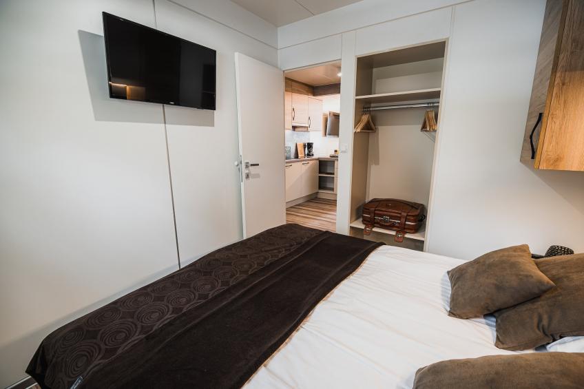Lake Serenity Premium Mobile Homes with Thermal Riviera Tickets - Three Bedroom Mobile Home 15\/024 - foto 18