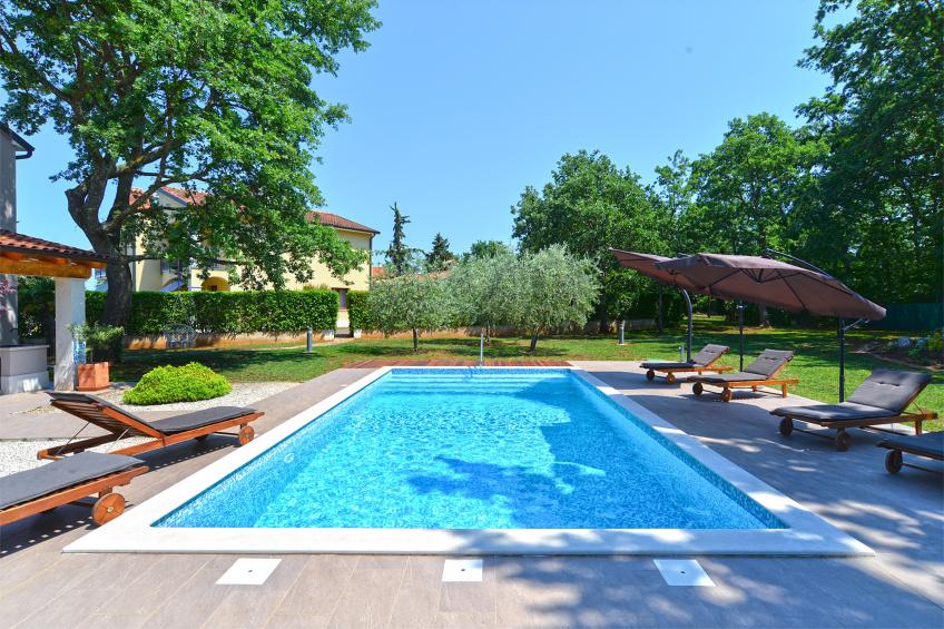 Ferienwohnung mit Swimmingpool und Grill zur gemeinsamen Nutzung - BF-YTNYY