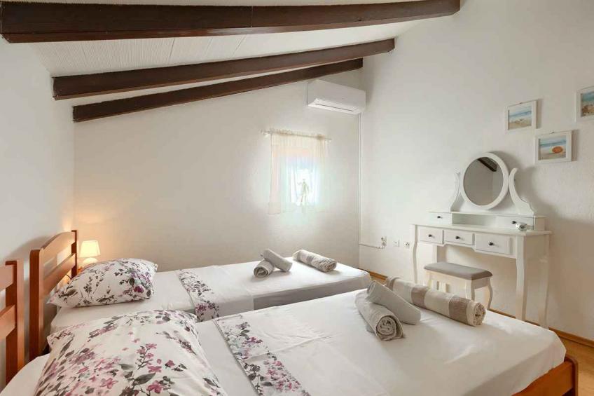 Vakantiehuis met zwembad - BF-F7M2B - foto 77