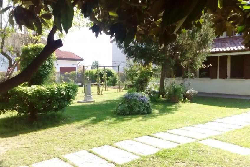 auf einem ummauerten Grundstück - foto 5