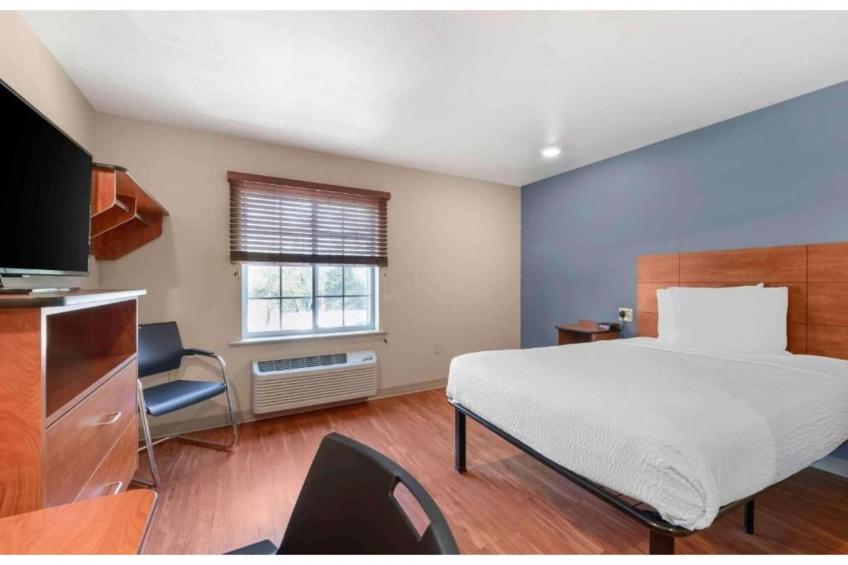 1 Full Bed  Non-Smoking Kitchen - foto 6