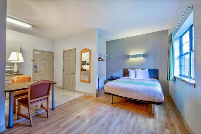 US_BEA001_Queen Bed with Kitchenette Smoking - foto 13