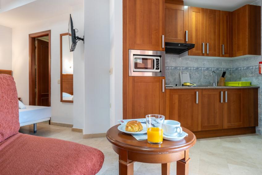 CT 240 - Beachfront Apartment -Don Juan Manilva - foto 11