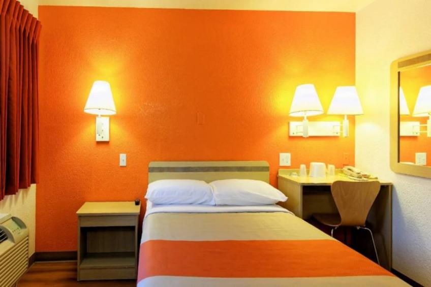 1 Queen Bed  Micfridge - foto 14