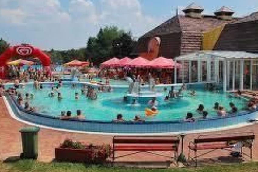 Freistehendes Ferienhaus beim Wellnessbad mit eingezäuntem Garten und Terrasse - foto 17