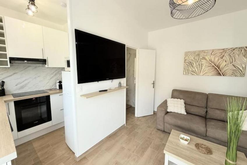 06cp - Beau T2 Super équipé Avec Terrasse - foto 24