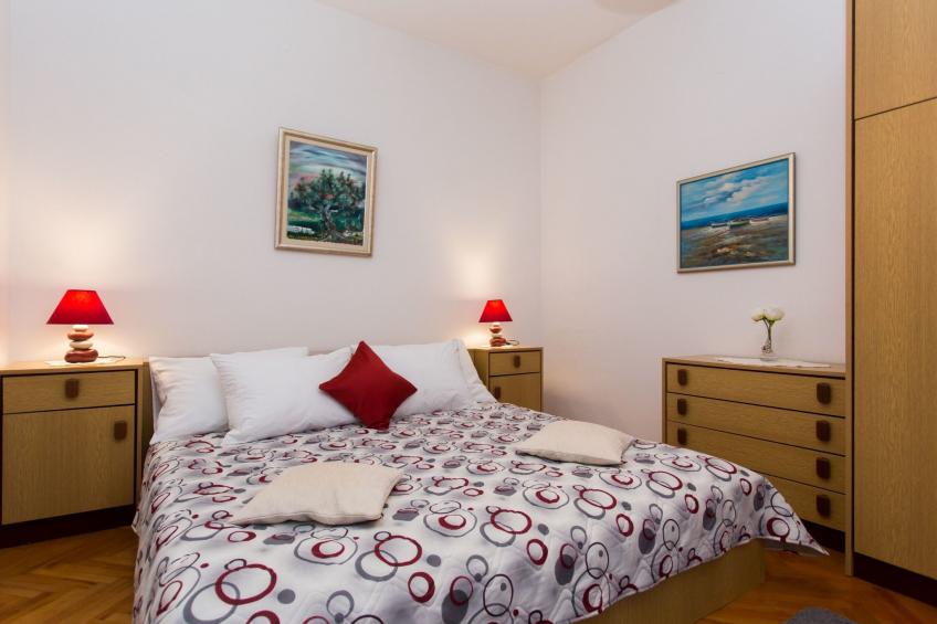 Strandnahe Ferienwohnung Jure mit großer Terrasse - foto 13