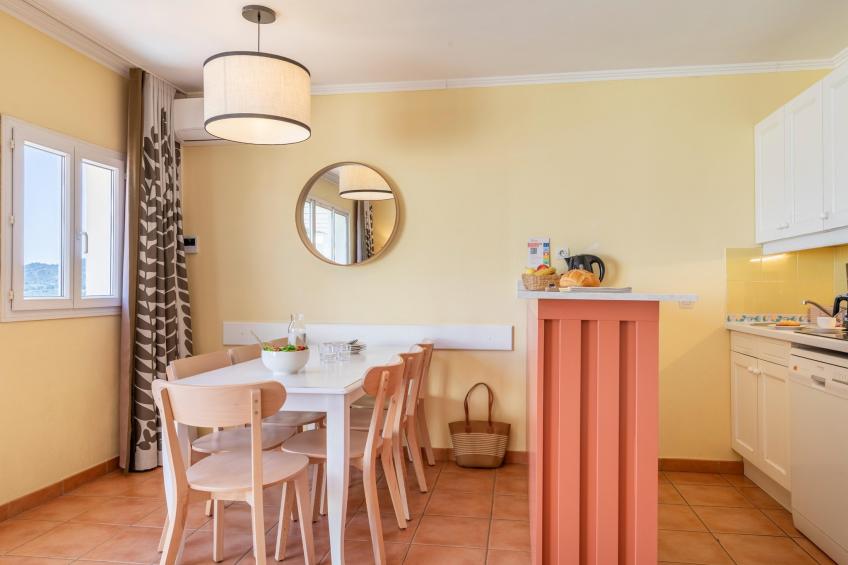 Pierre & Vacances Village Pont Royal en Provence Apartment 7 people - 1 bedroom + 1 sleeping alcove - Balcony or balcony - Air-conditioned - Renovated - foto 13