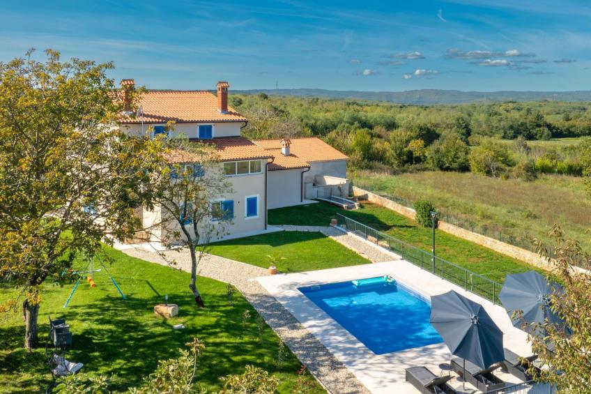 Villa "Francesca" mit Garten, Grill und Pool