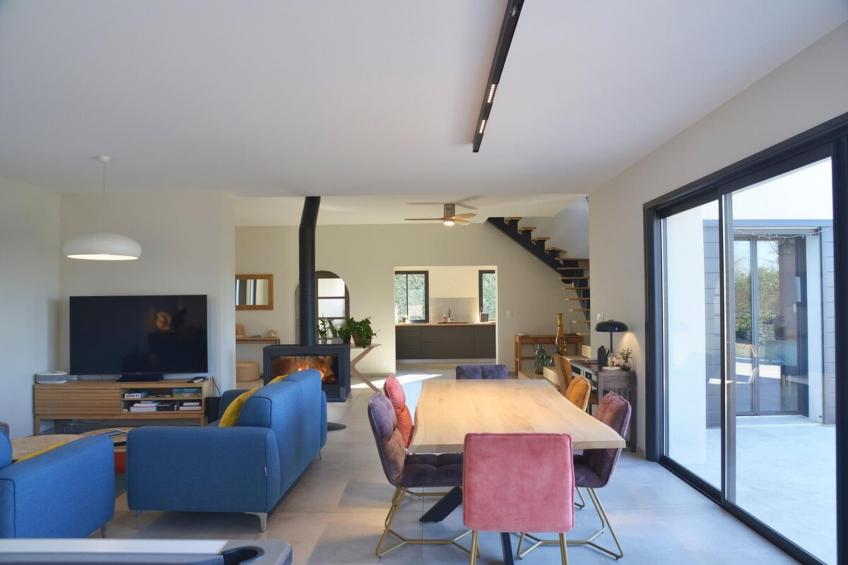 Belle maison avec piscine à débordement chauffée - foto 13