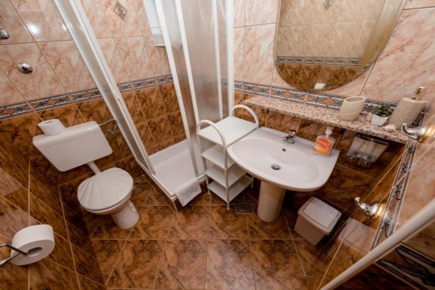 Two Bedroom Apartment with Terrace 1 - foto 11