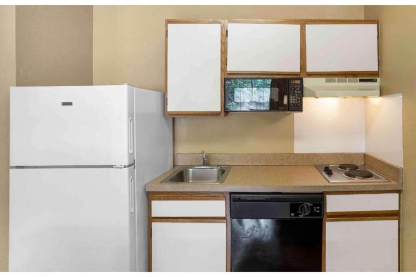 1 Queen Bed | Non-Smoking, Kitchen - foto 12