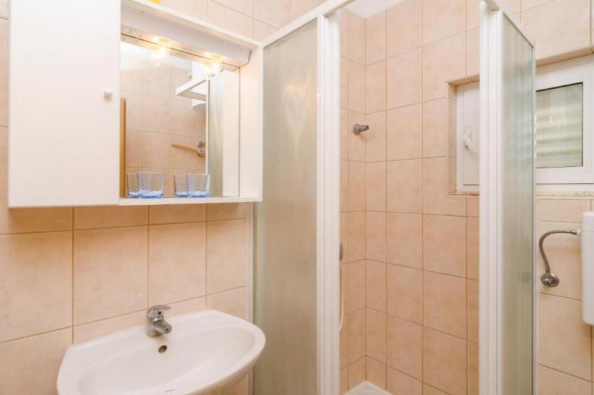 Guest House Sobra 38 - Double Room with Private Bathroom 2 - foto 21