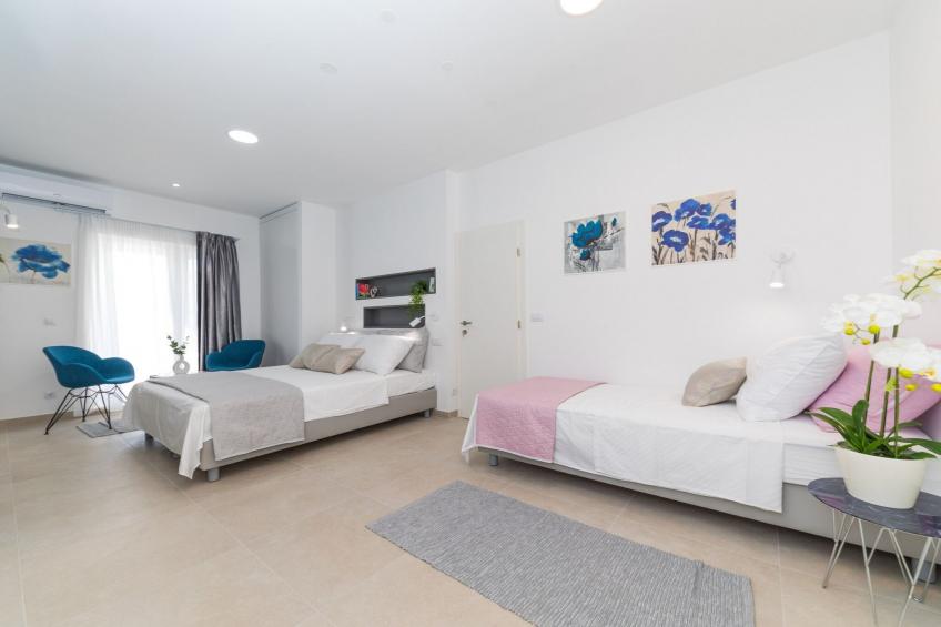 Scenic Elegant Trogir Villa with Pool - Five Bedroom Villa - foto 39