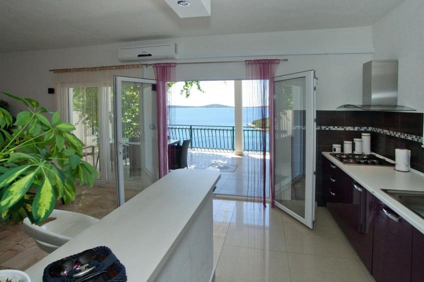 Wonderful Visinisce Apartments with Terrace and Sea Views - Standard Two Bedroom Apartment  (Owner 1) - foto 12