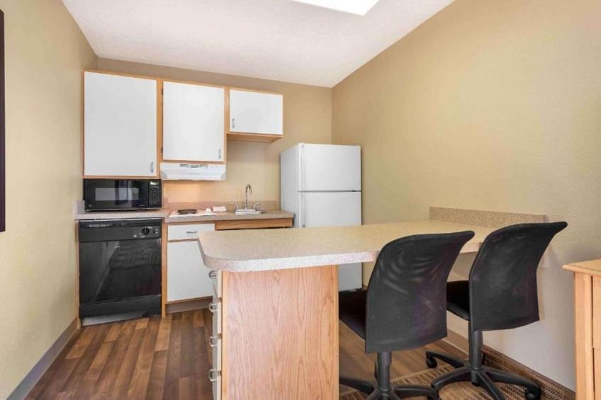 2 Full Beds | Non-Smoking, Kitchen - foto 14