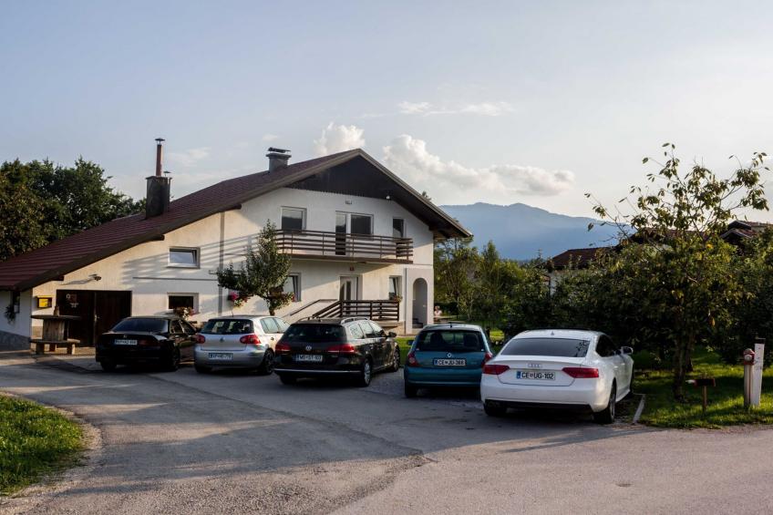 Cozy Holiday Home with Garden, BBQ, and Outdoor Dining Area in Rečica ob Savinji - Two Bedroom Apartment - foto 20