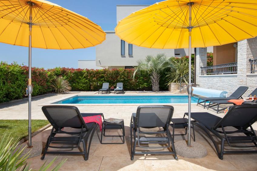 in Pomer mit privatem beheizten Pool und Meerblick - foto 2