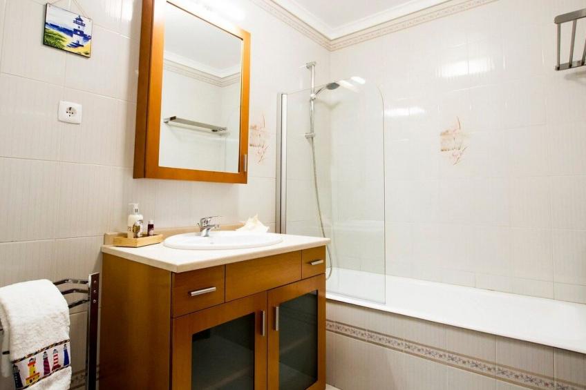 Haus der Scheinwerfer mit freier Garage - foto 18