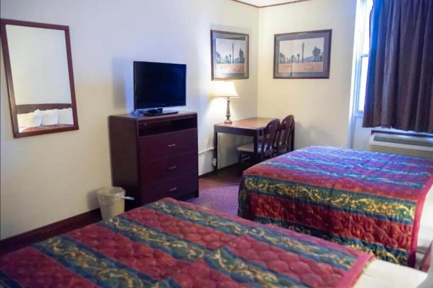 2 Queen Beds Suite Non-Smoking - foto 37