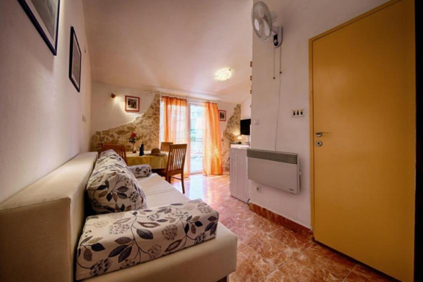 Golden Coast Apartments - A3  OneBedroom with Terrace and Seaview - foto 16