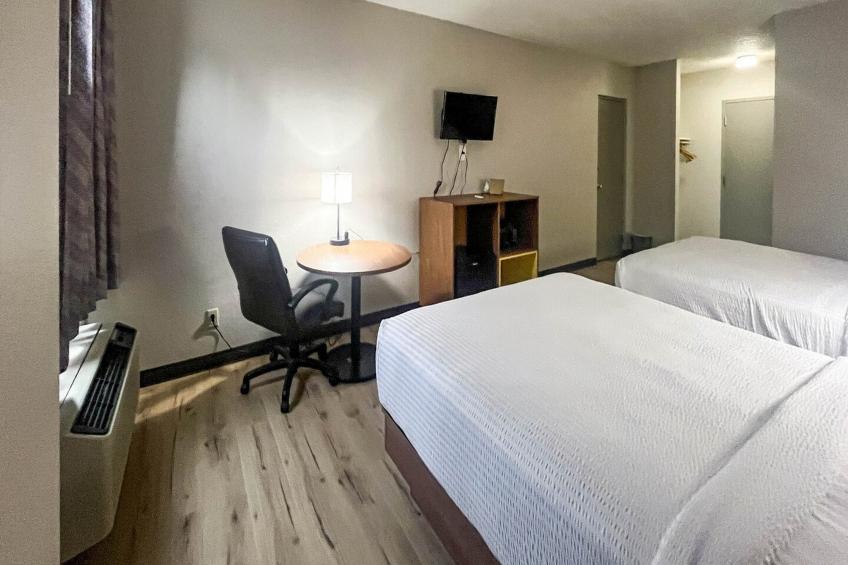 2 Queen Beds | Non-Smoking, Micfridge - foto 6