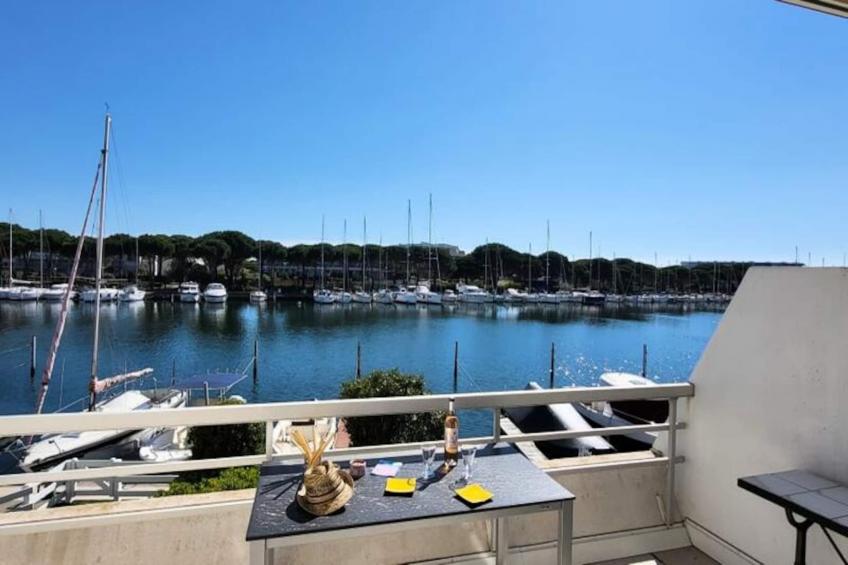 Résidence Marina Lairan Vue Sur L'eau Et Les Bateaux De Port Camargue 2 étoiles F - foto 7