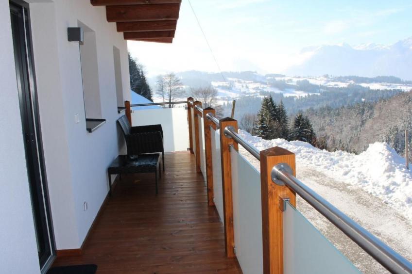 mit Blick auf die Berge - foto 2