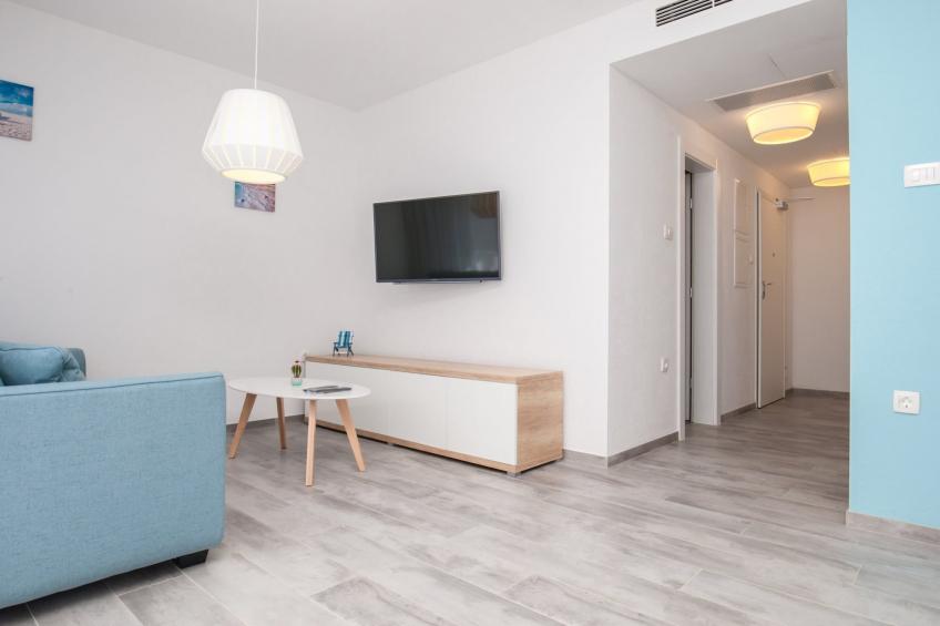 Apartments Dva Galeba - Standard One Bedroom Apartment with Terrace (101) - foto 3