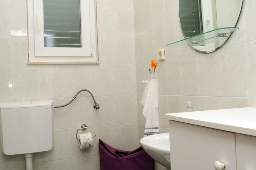 Große Ferienwohnung in Duće mit Privatem Balkon und Meerblick - foto 23